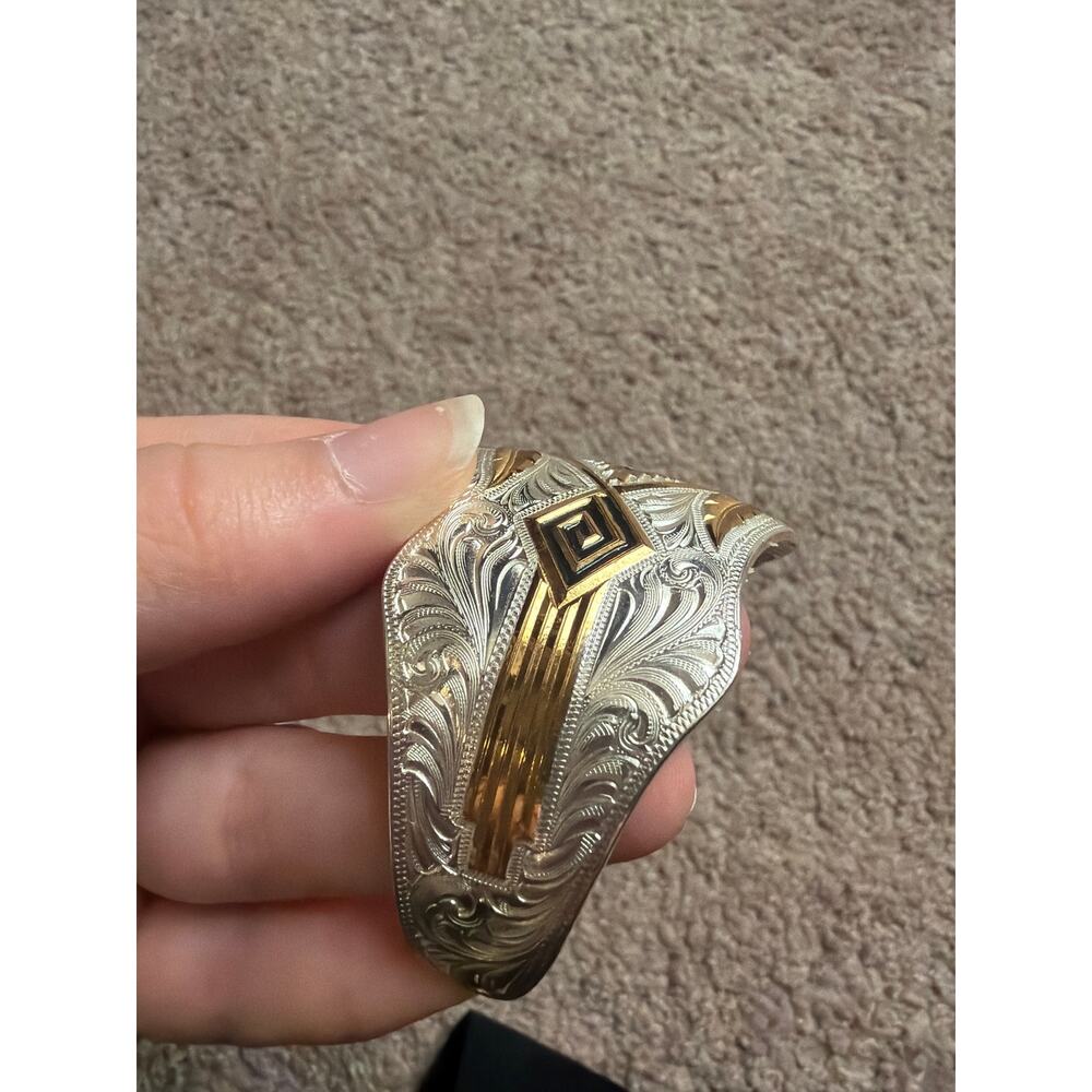 Montana Silversmiths BC-2T Southwest Cuff Bracelet - Picture 5 of 5